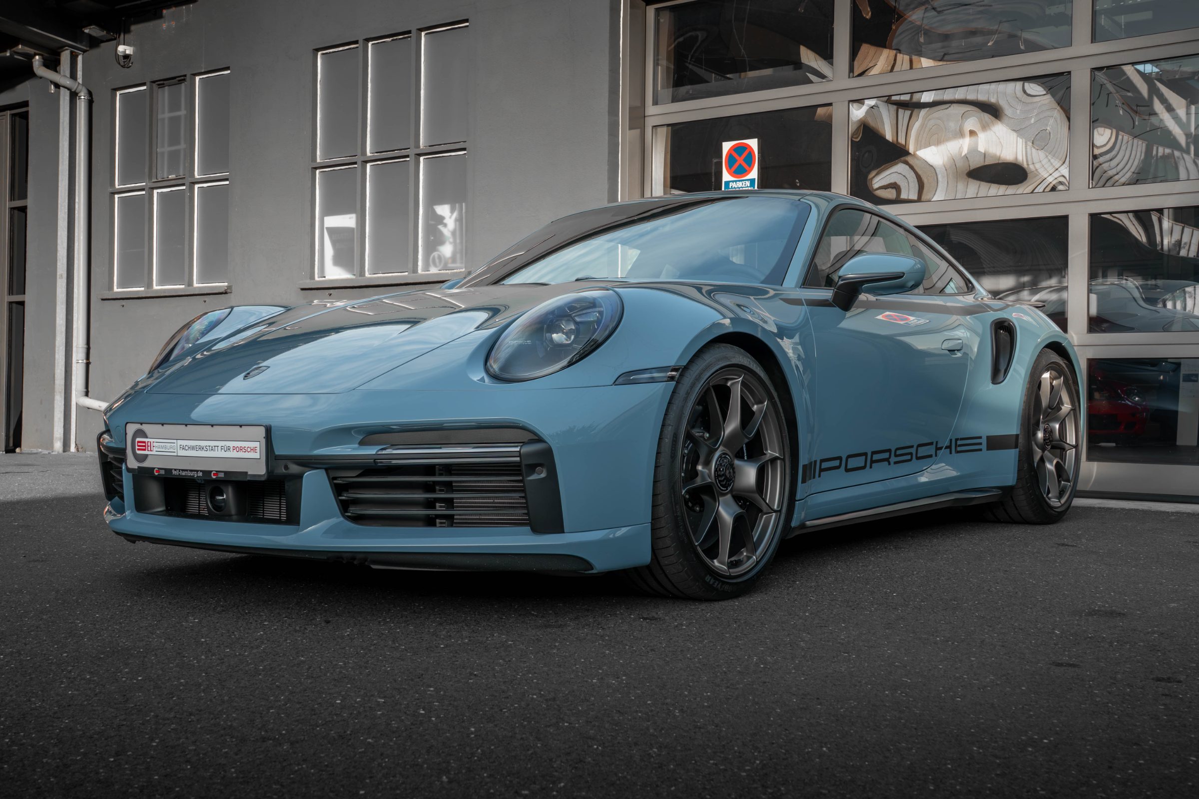 Porsche 911 Turbo S „50 Jahre Turbo“ in Nashy Blue