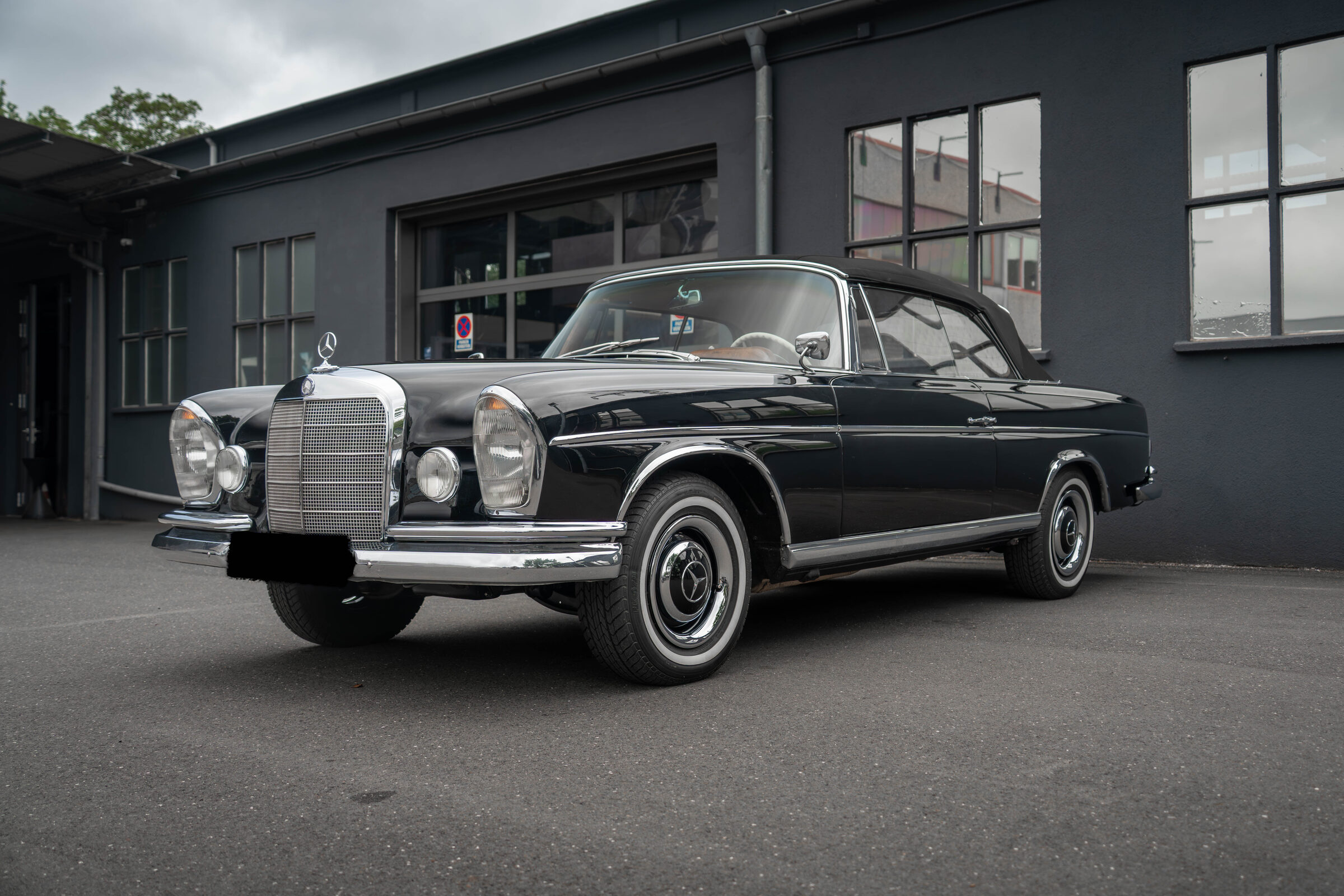 Mercedes-Benz 300 SE Cabriolet