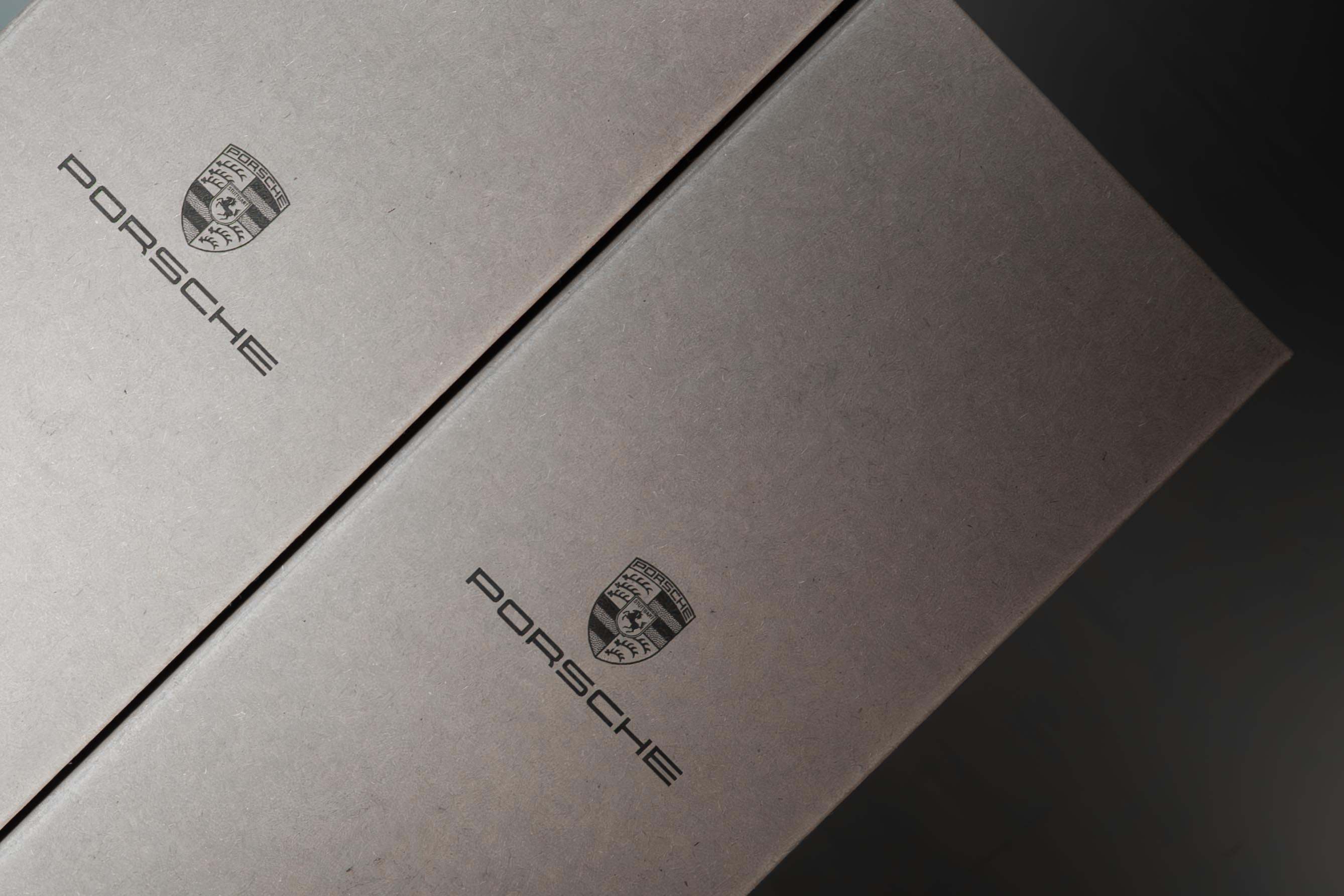 Porsche Design Thermobecher mit 9elf Schriftzug